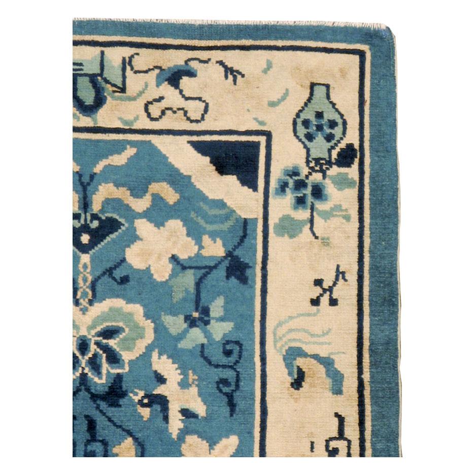 Art Deco Mid-20th Century Handmade Chinese Peking Throw Rug in Cream and Light Blue For Sale