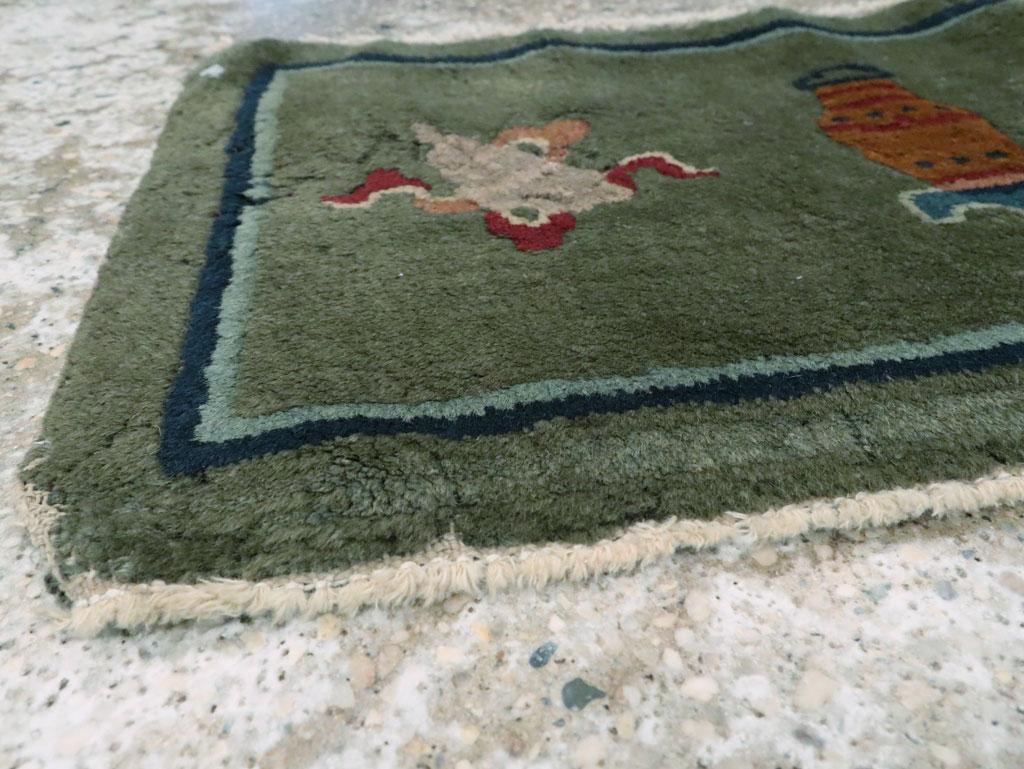 Mid-20th Century Handmade Chinese Peking Throw Rug in Green In Excellent Condition In New York, NY