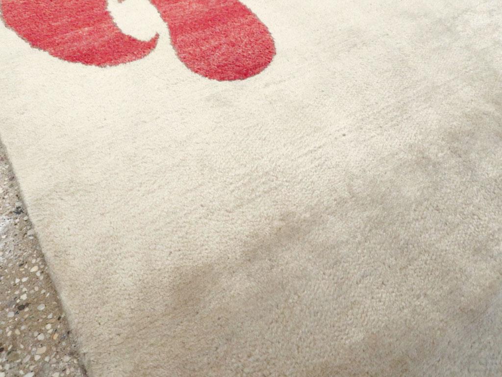 Noué à la main Tapis persan Art Déco du milieu du 20e siècle fait à la main à motif cachemire crème et rouge en vente