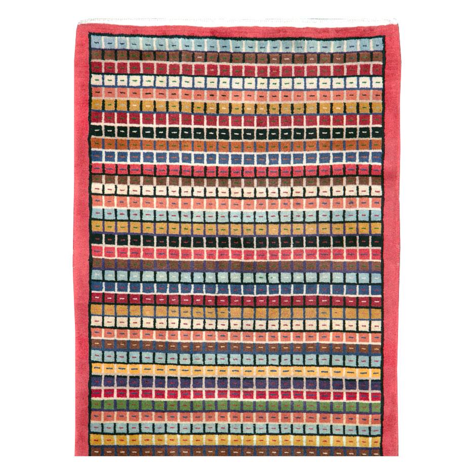 Mahal, handgefertigter persischer Mahal-Läufer im Art-déco-Stil, Mitte des 20. Jahrhunderts (Moderne) im Angebot