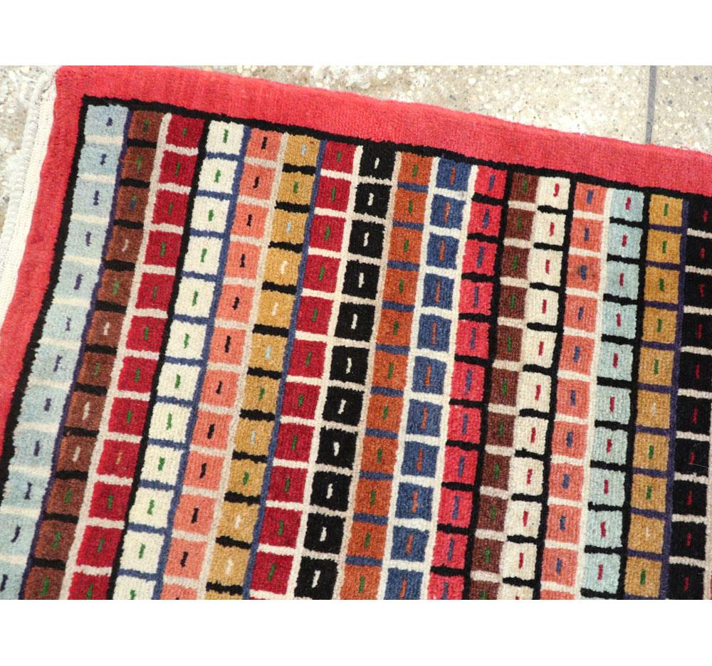 Mahal, handgefertigter persischer Mahal-Läufer im Art-déco-Stil, Mitte des 20. Jahrhunderts (Wolle) im Angebot