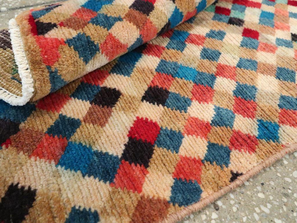 Handgefertigter persischer Shiraz-Teppich im Art-déco-Stil aus der Mitte des 20. Jahrhunderts im Angebot 1