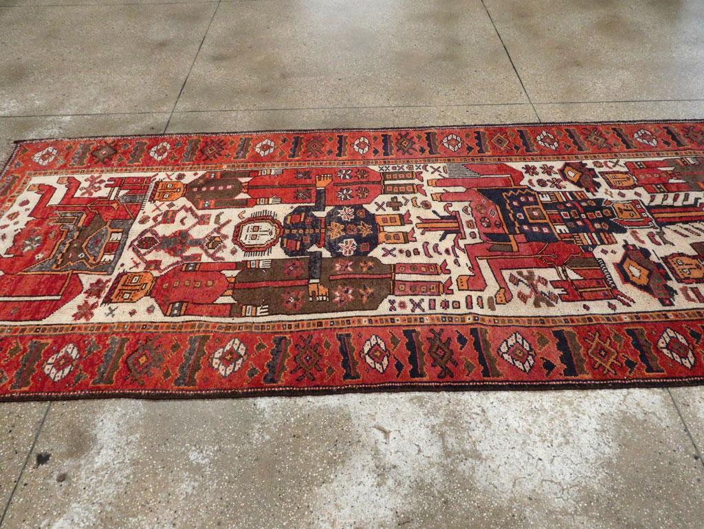 Mid-20th Century Handmade Persian Bakhtiari Pictorial Gallery Carpet In Excellent Condition For Sale In New York, NY