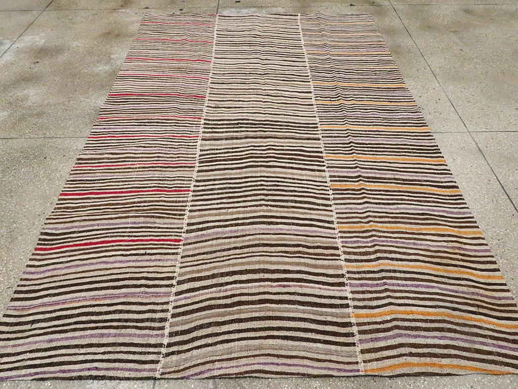 Hand-Knotted Mid-20th Century Handmade Persian Flat-Weave Kilim Modern Farmhouse Accent Rug For Sale