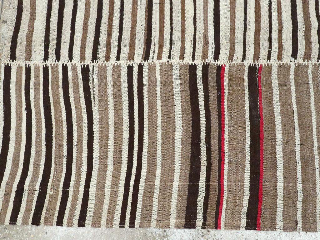 Wool Mid-20th Century Handmade Persian Flat-Weave Kilim Modern Farmhouse Accent Rug For Sale