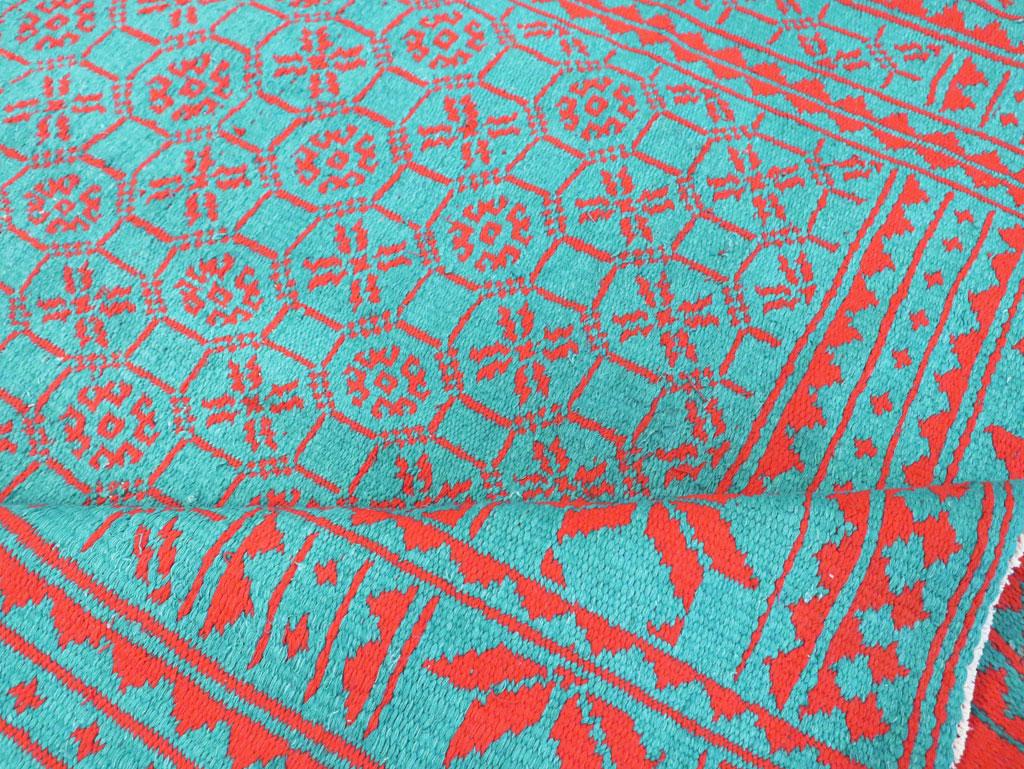 Handgefertigter persischer flachgewebter Kelim-Teppich in Zimmergröße aus der Mitte des 20. Jahrhunderts im Angebot 2