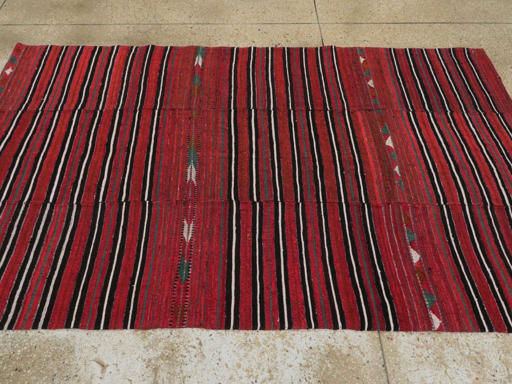 Mid-20th Century Handmade Persian Flatweave Kilim Accent Rug In Excellent Condition For Sale In New York, NY