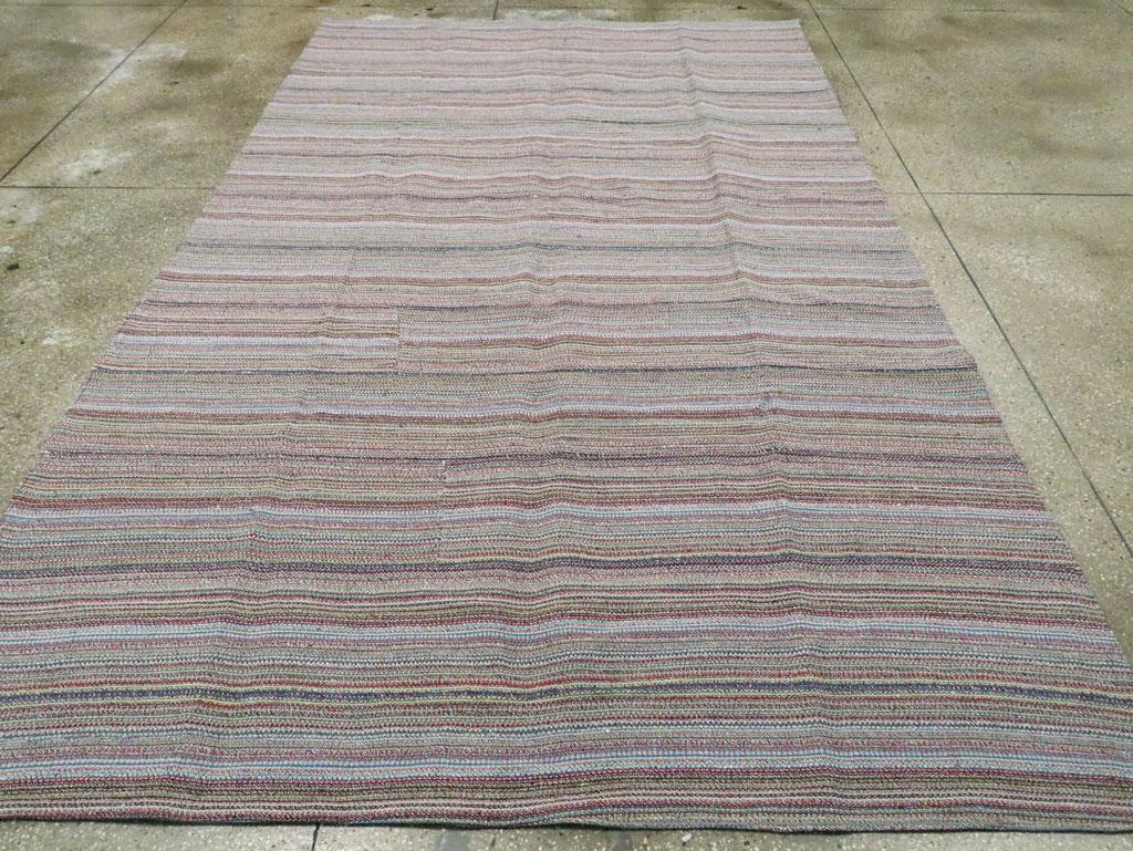 Rustic Mid-20th Century Handmade Persian Flat-Weave Kilim Room Size Carpet For Sale