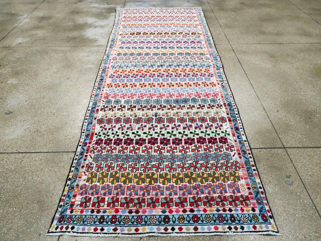 Mid-20th Century Handmade Persian Hamadan Gallery Carpet In Excellent Condition For Sale In New York, NY