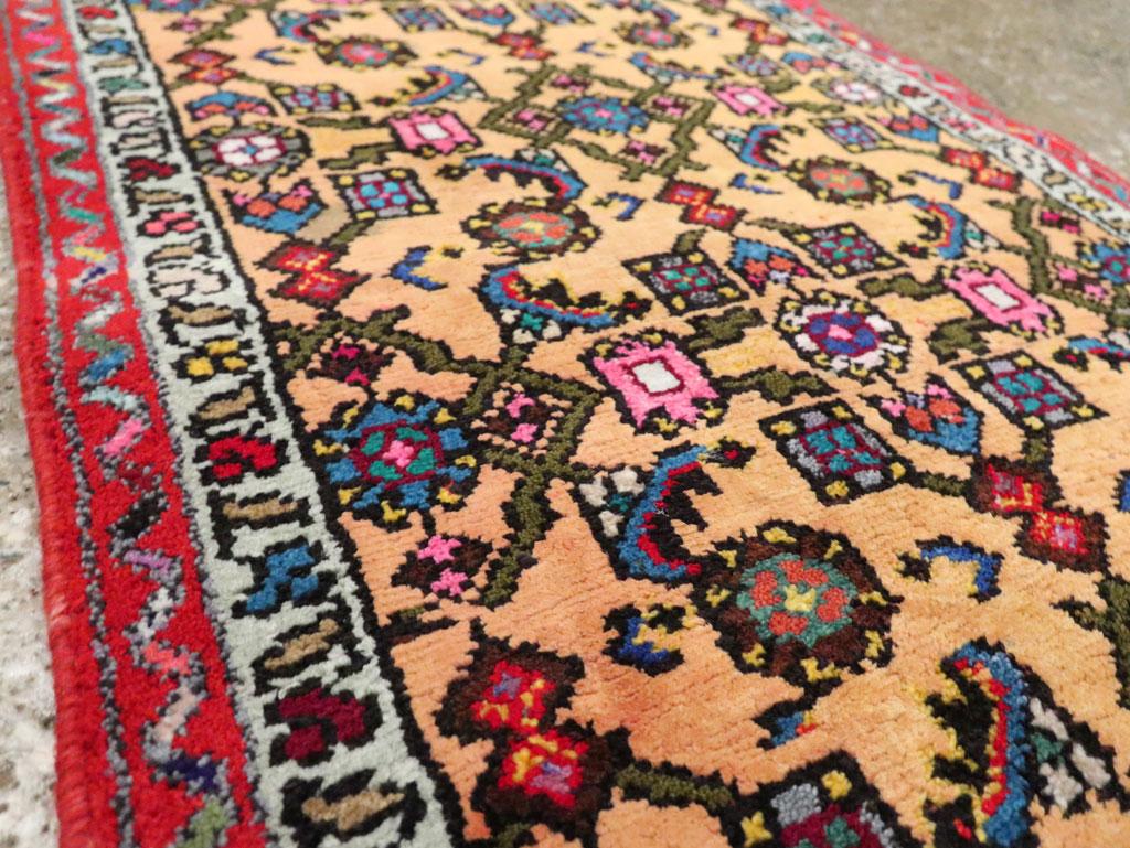 Mid-20th Century Handmade Persian Hamadan Throw Rug In Excellent Condition For Sale In New York, NY