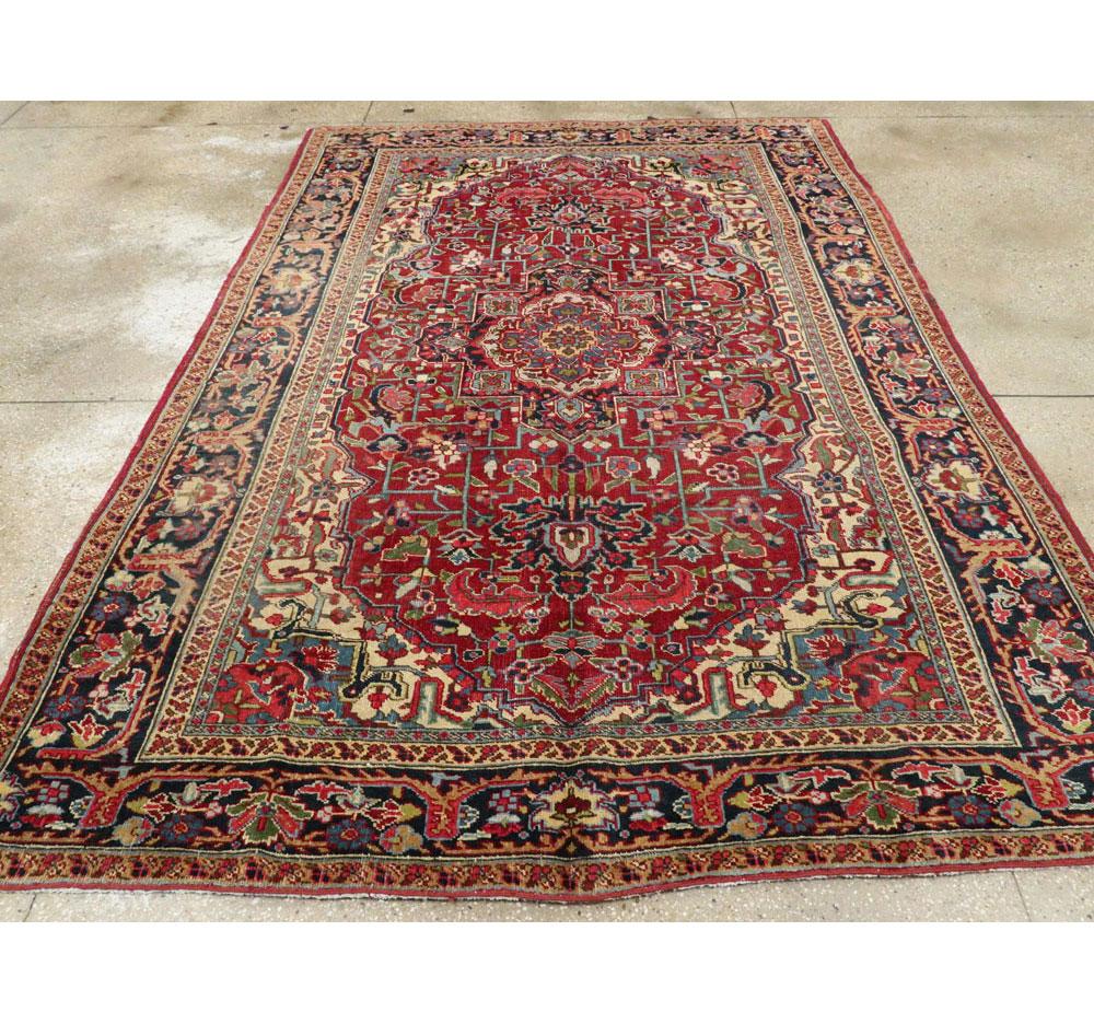 Mid-20th Century Handmade Persian Heriz Accent Rug In Excellent Condition For Sale In New York, NY