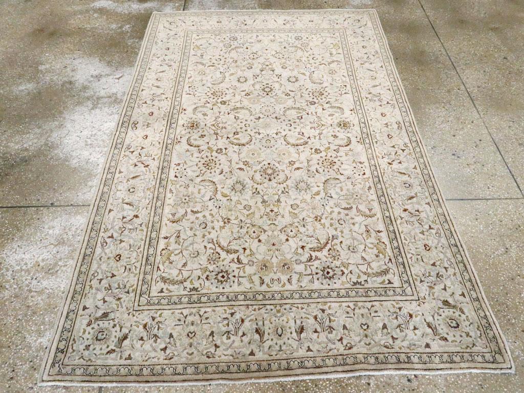 Mid-20th Century Handmade Persian Kashan Accent Rug In Excellent Condition For Sale In New York, NY