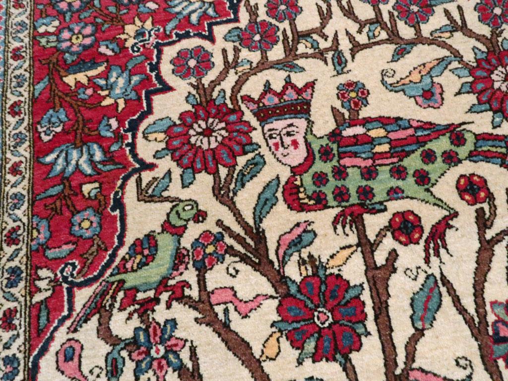 Mid-20th Century Handmade Persian Kashan Pictorial Throw Rug In Excellent Condition For Sale In New York, NY