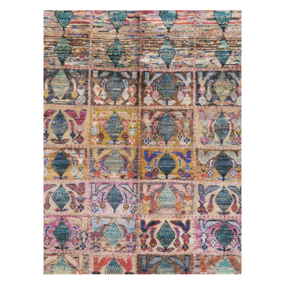 A vintage Persian Kashan small room size accent rug handmade during the mid-20th century.

Measures: 5' 3