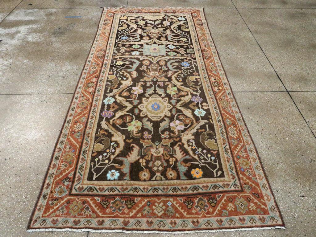 Noué à la main Tapis de galerie persan Mahal fait à la main du milieu du 20e siècle en vente