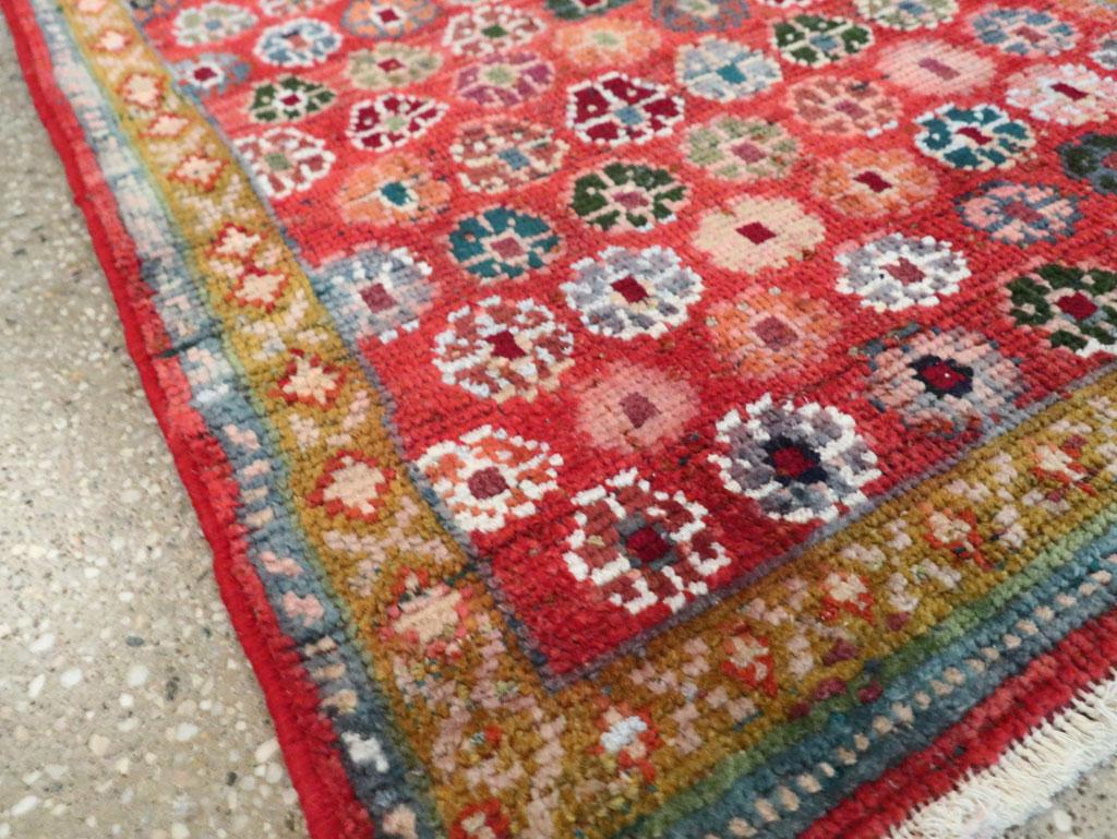 Mid-20th Century Handmade Persian Mahal Small Throw Rug In Excellent Condition For Sale In New York, NY