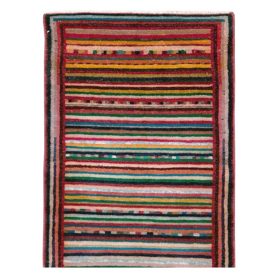 A vintage Persian Mahal throw rug handmade during the mid-20th century.

Measures: 2' 3
