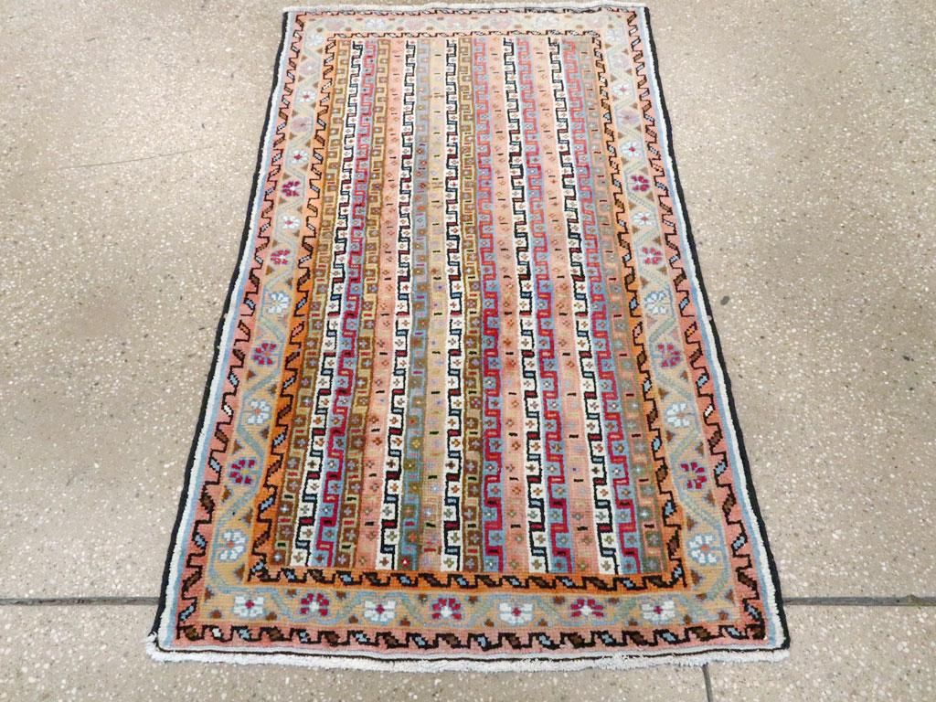 Handgefertigter persischer Mahal-Teppich aus der Mitte des 20. Jahrhunderts (Persisch) im Angebot