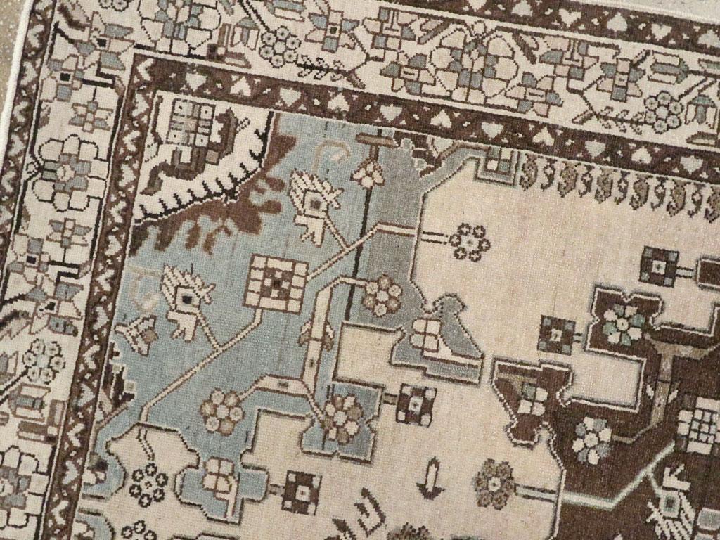 Mitte des 20. Jahrhunderts handgefertigter persischer Malayer-Akzentteppich (Persisch) im Angebot