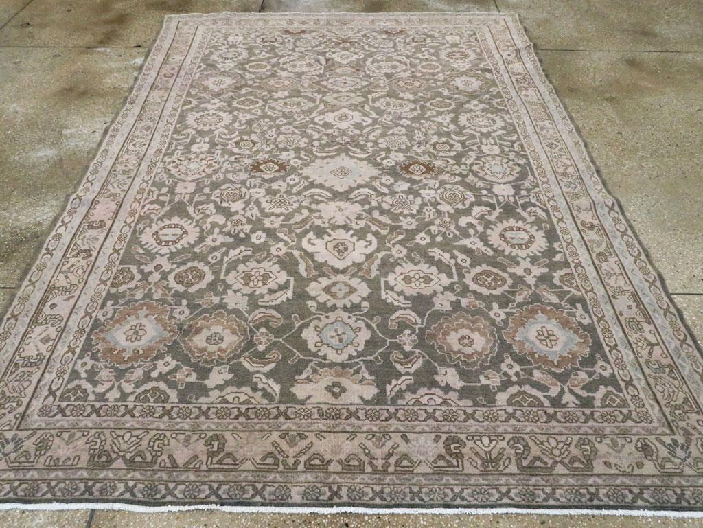Mitte des 20. Jahrhunderts handgefertigter persischer Malayer-Akzentteppich in Schiefergrün (Handgeknüpft) im Angebot