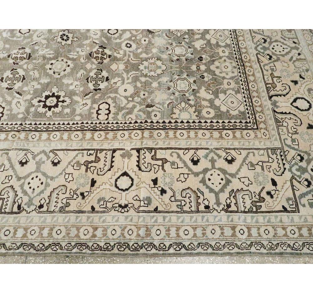 Handgefertigter persischer Malayer-Teppich in Zimmergröße in neutralem Farbton aus der Mitte des 20. Jahrhunderts (Wolle) im Angebot