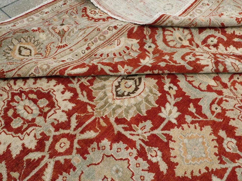Mitte des 20. Jahrhunderts handgefertigter persischer Malayer-Teppich für große Räume in Rot und Grau im Angebot 3