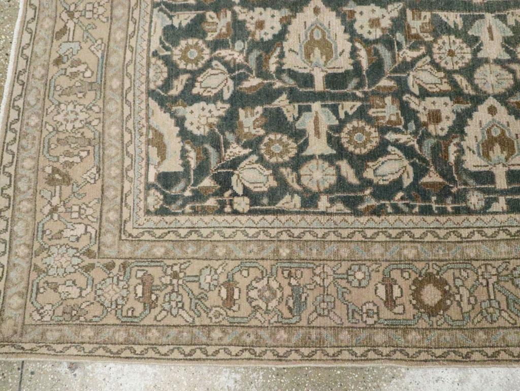 Handgefertigter persischer Malayer-Teppich in Zimmergröße, Klein, Mitte des 20. Jahrhunderts (Wolle) im Angebot