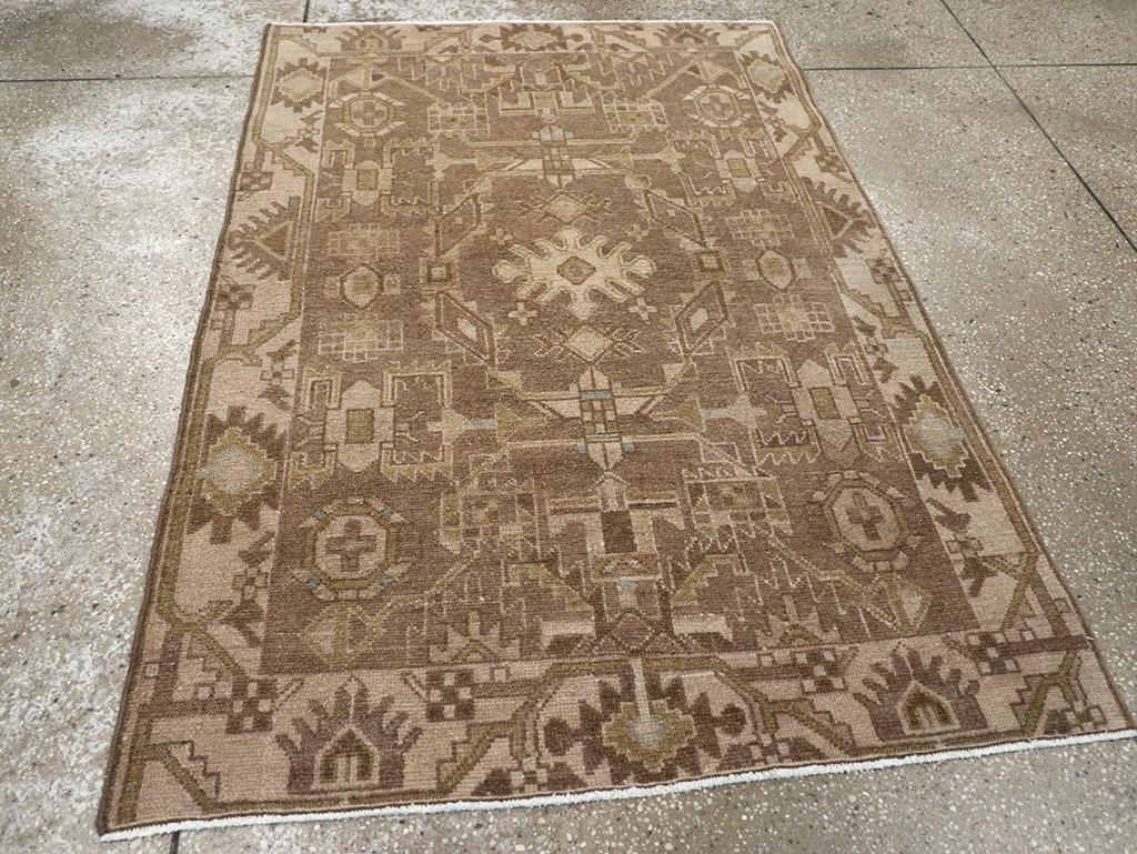 Handgefertigter persischer Malayer-Teppich aus der Mitte des 20. Jahrhunderts im Zustand „Hervorragend“ im Angebot in New York, NY