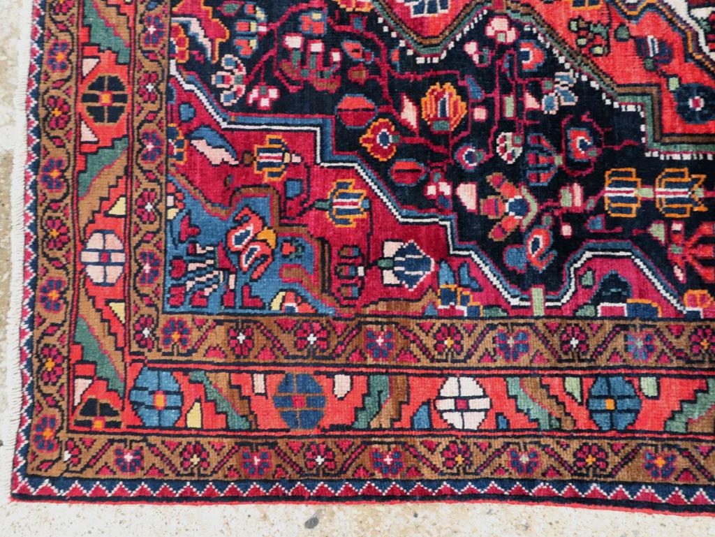 20ième siècle Tapis persan Malayer décoratif fait à la main du milieu du 20e siècle en vente