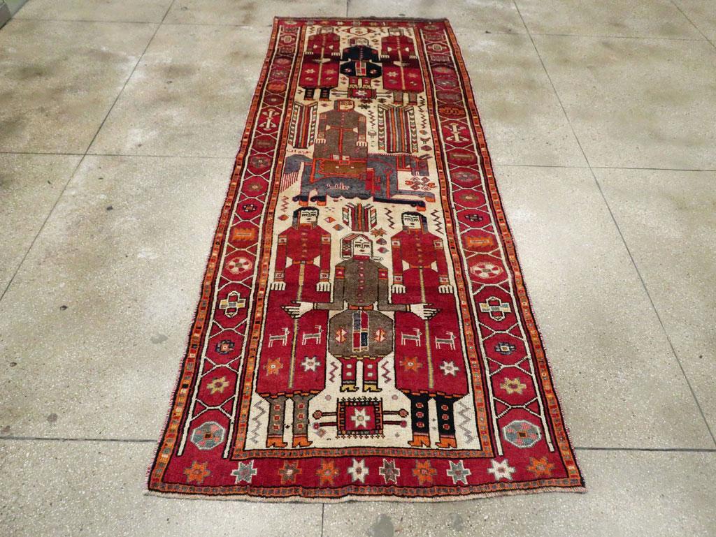 Mid-20th Century Handmade Persian Pictorial Bakhtiari Tribal Gallery Rug In Good Condition For Sale In New York, NY