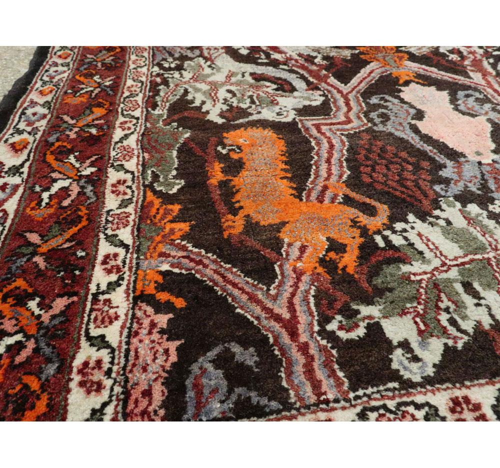 Mid-20th Century Handmade Persian Pictorial Bidjar Accent Rug In Excellent Condition For Sale In New York, NY