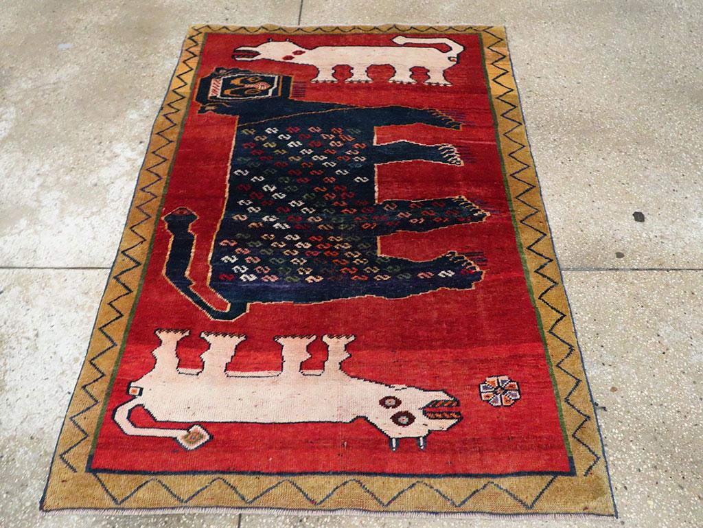 Mid-20th Century Handmade Persian Pictorial Shiraz Throw Rug In Excellent Condition For Sale In New York, NY
