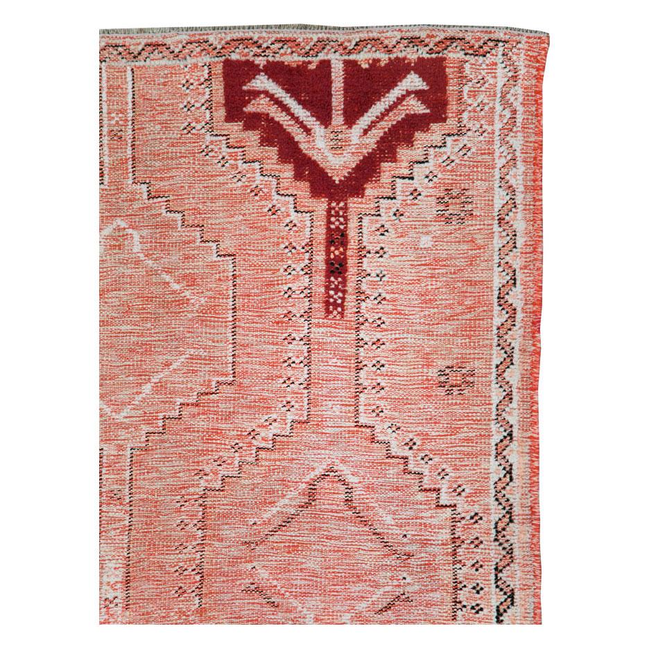 A vintage Persian Shiraz accent rug handmade during the mid-20th century.

Measures: 4' 8
