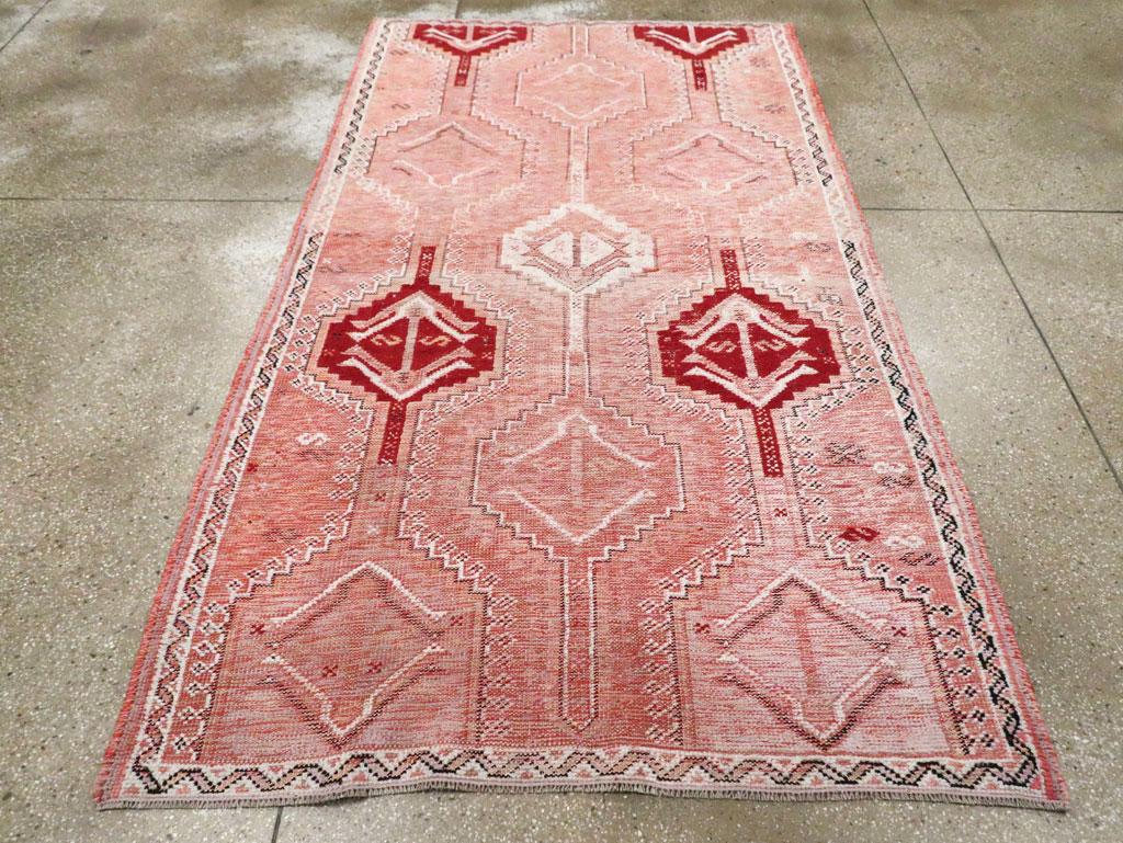 Hand-Woven Mid-20th Century Handmade Persian Shiraz Accent Rug For Sale
