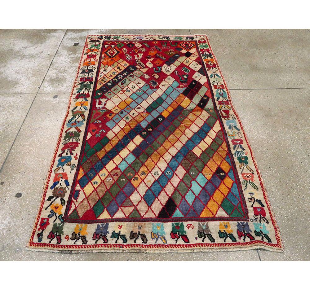 Mid-20th Century Handmade Persian Shiraz Accent Rug In Excellent Condition For Sale In New York, NY