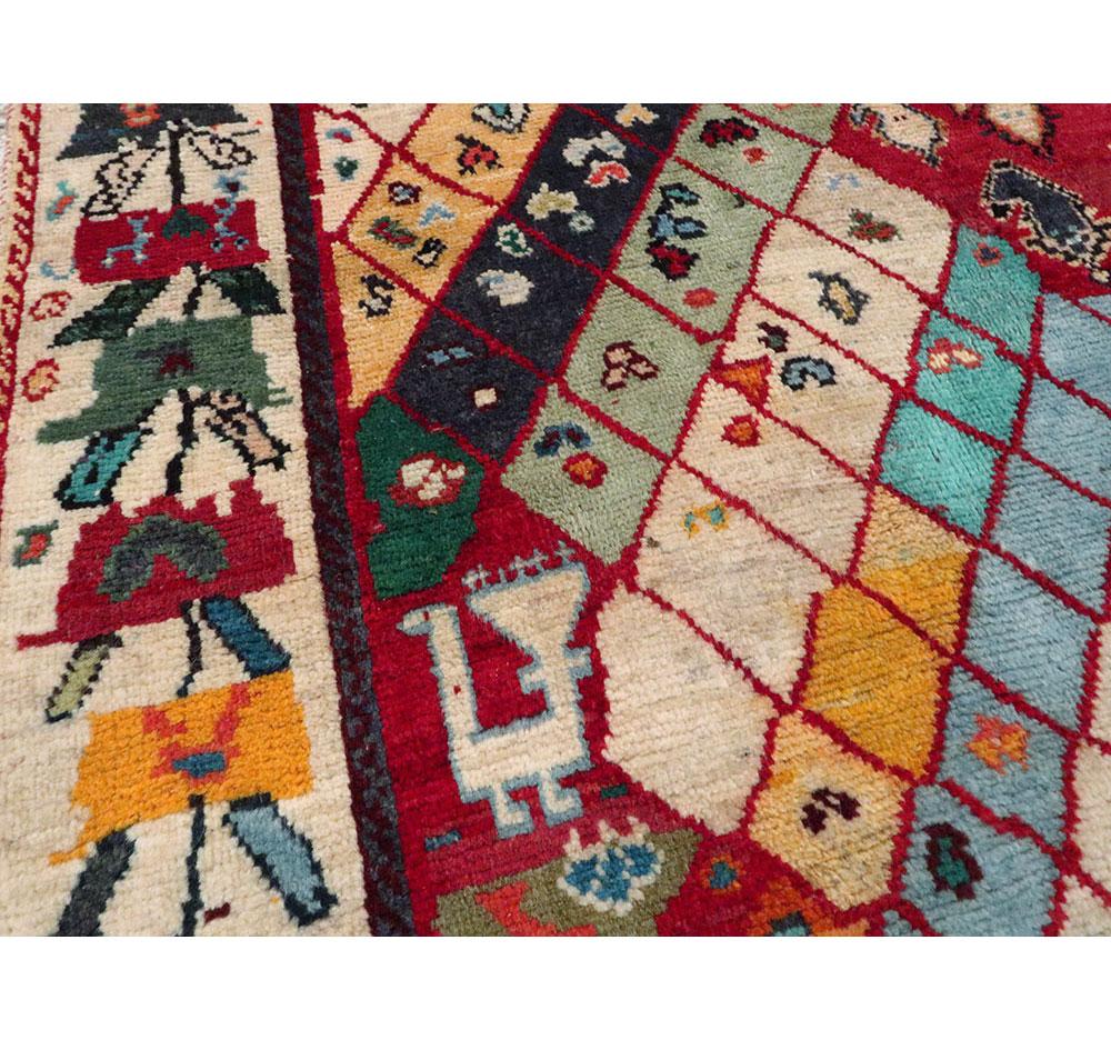 Mid-20th Century Handmade Persian Shiraz Accent Rug For Sale 1