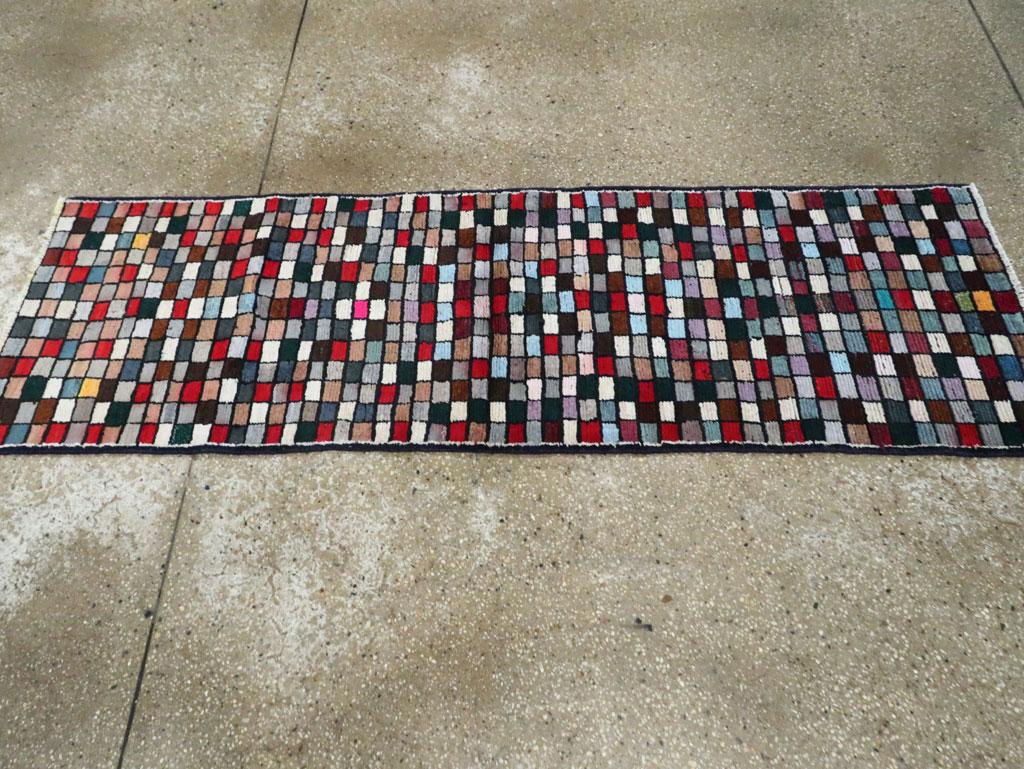 Mid-20th Century Handmade Persian Shiraz Small Runner In Excellent Condition For Sale In New York, NY