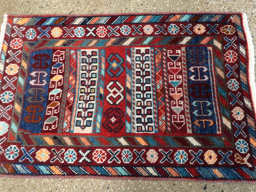 Hand-Knotted Mid-20th Century Handmade Persian Shiraz Throw Rug For Sale