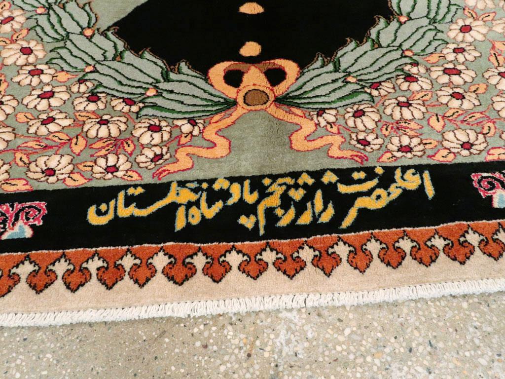 Mittleres 20. Jahrhundert Handgefertigter kleiner persischer Täbris-Teppich mit Bildmotiven von König Georg V. (Wolle) im Angebot