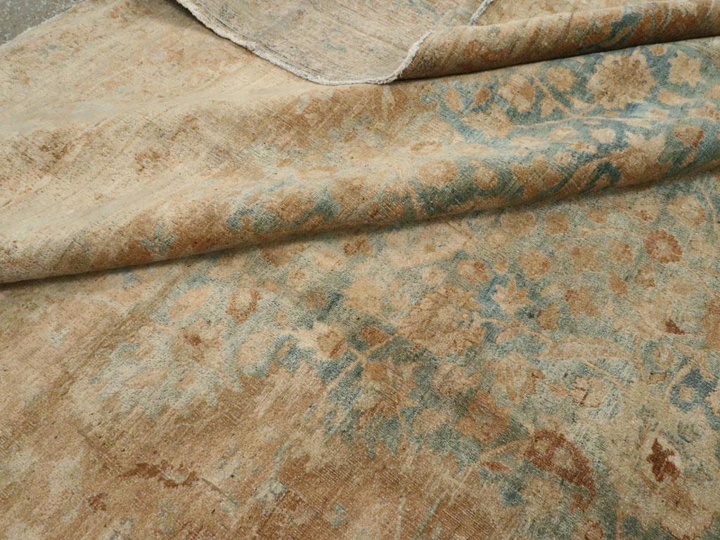Mitte des 20. Jahrhunderts handgefertigter persischer Täbris-Teppich für große Räume im Angebot 3