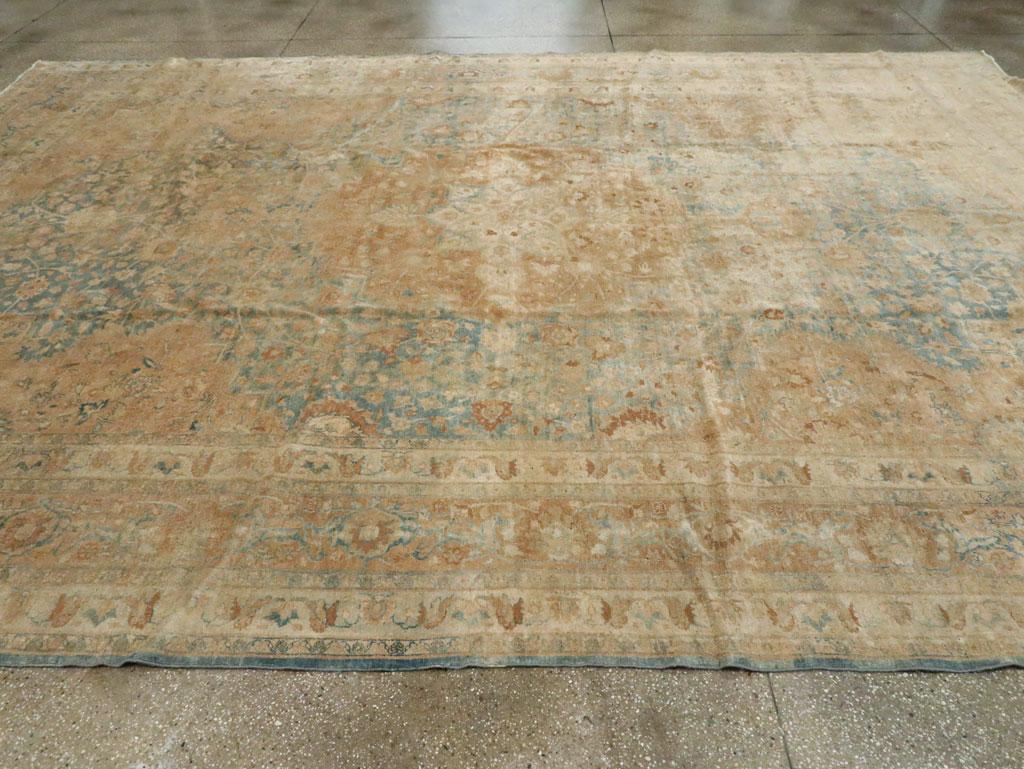 Mitte des 20. Jahrhunderts handgefertigter persischer Täbris-Teppich für große Räume (Wolle) im Angebot