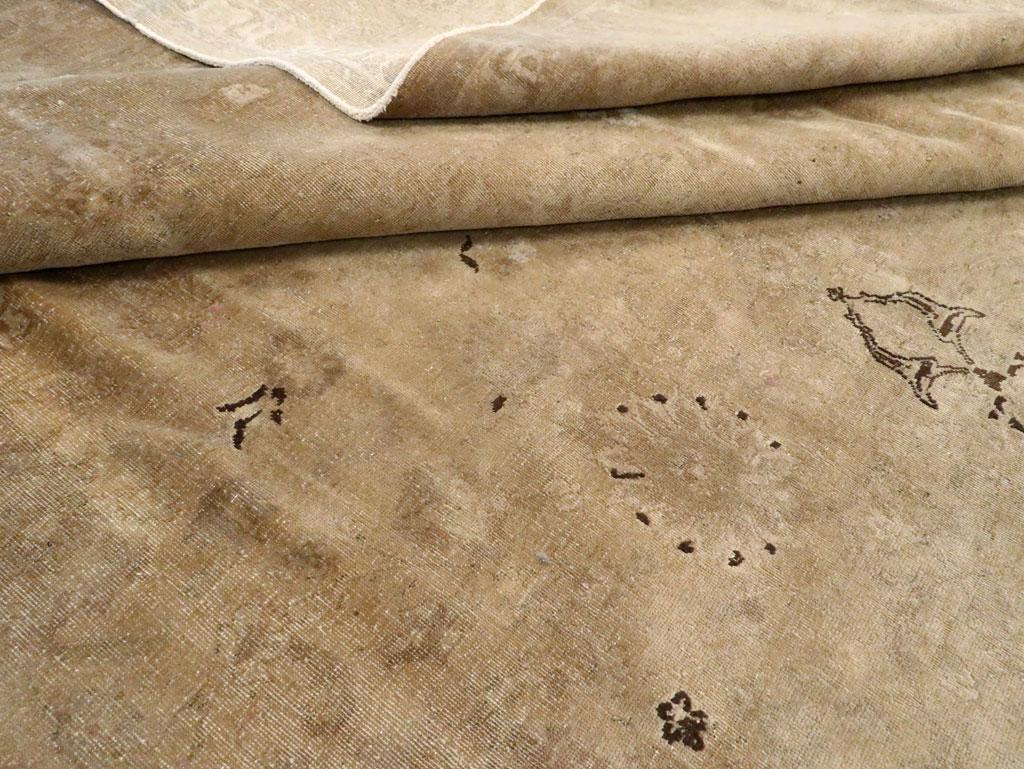Großer persischer Täbris-Teppich in neutralen Tönen, handgefertigt, Mitte des 20. Jahrhunderts im Angebot 3