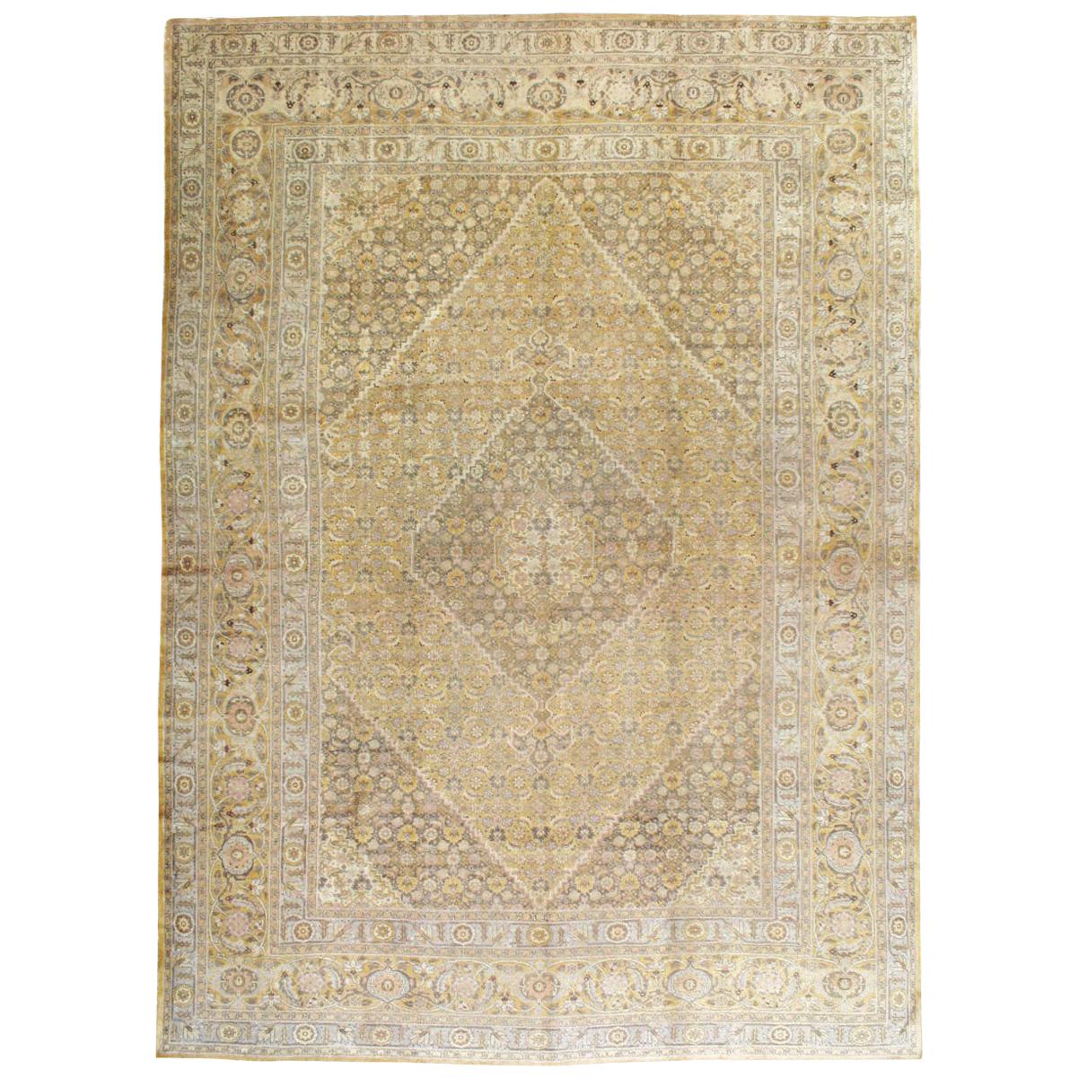 Großer persischer Täbris-Teppich in Gelb, handgefertigt, Mitte des 20. Jahrhunderts