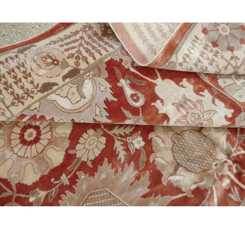 Tapis persan de Tabriz de taille normale, fait à la main, datant du milieu du 20e siècle en vente 2