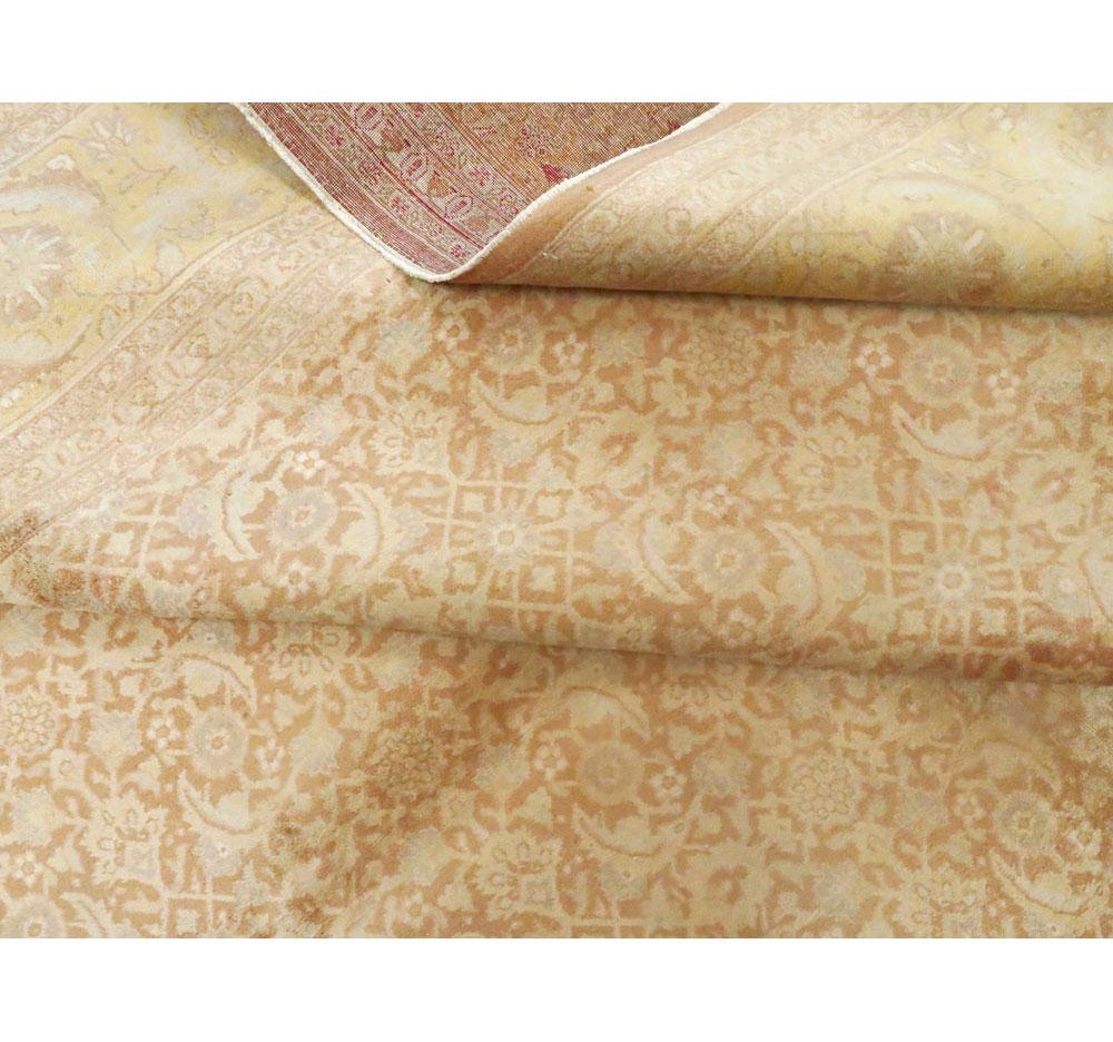 Tapis persan de Tabriz de taille normale, fait à la main, datant du milieu du 20e siècle en vente 2