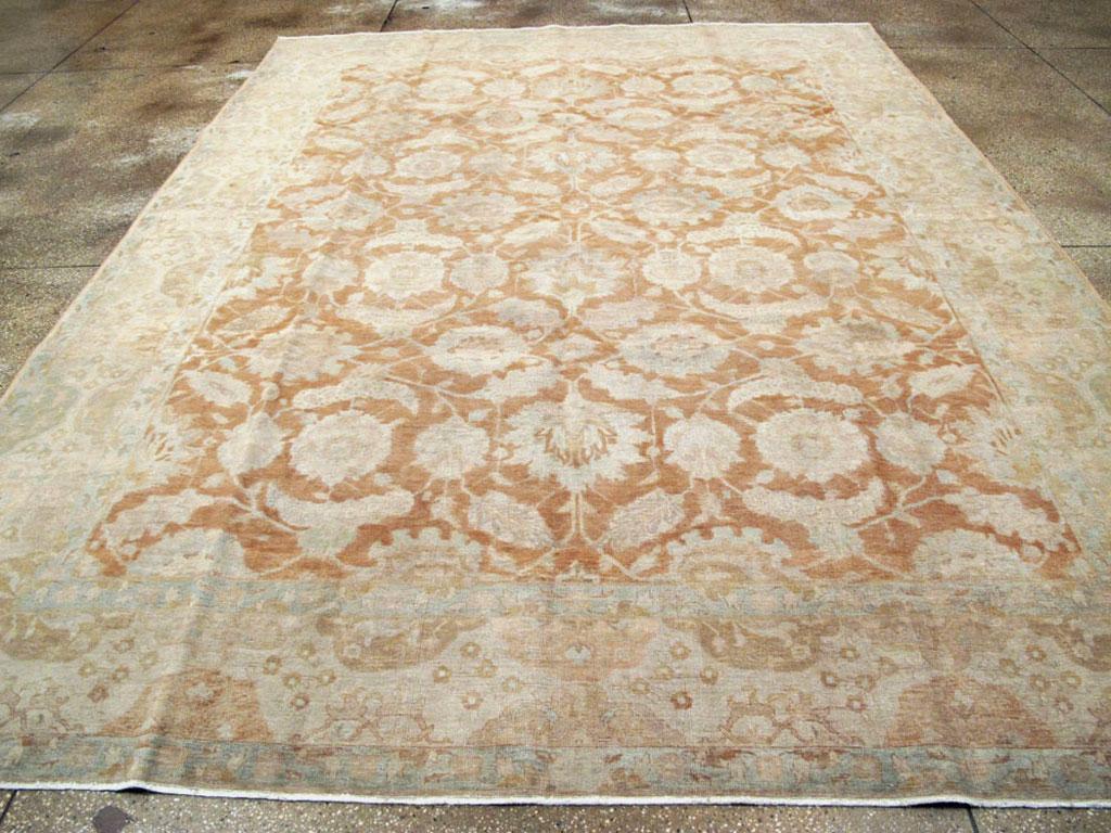 Mid-20th Century Handmade Persian Tabriz Room Size Carpet In Excellent Condition For Sale In New York, NY