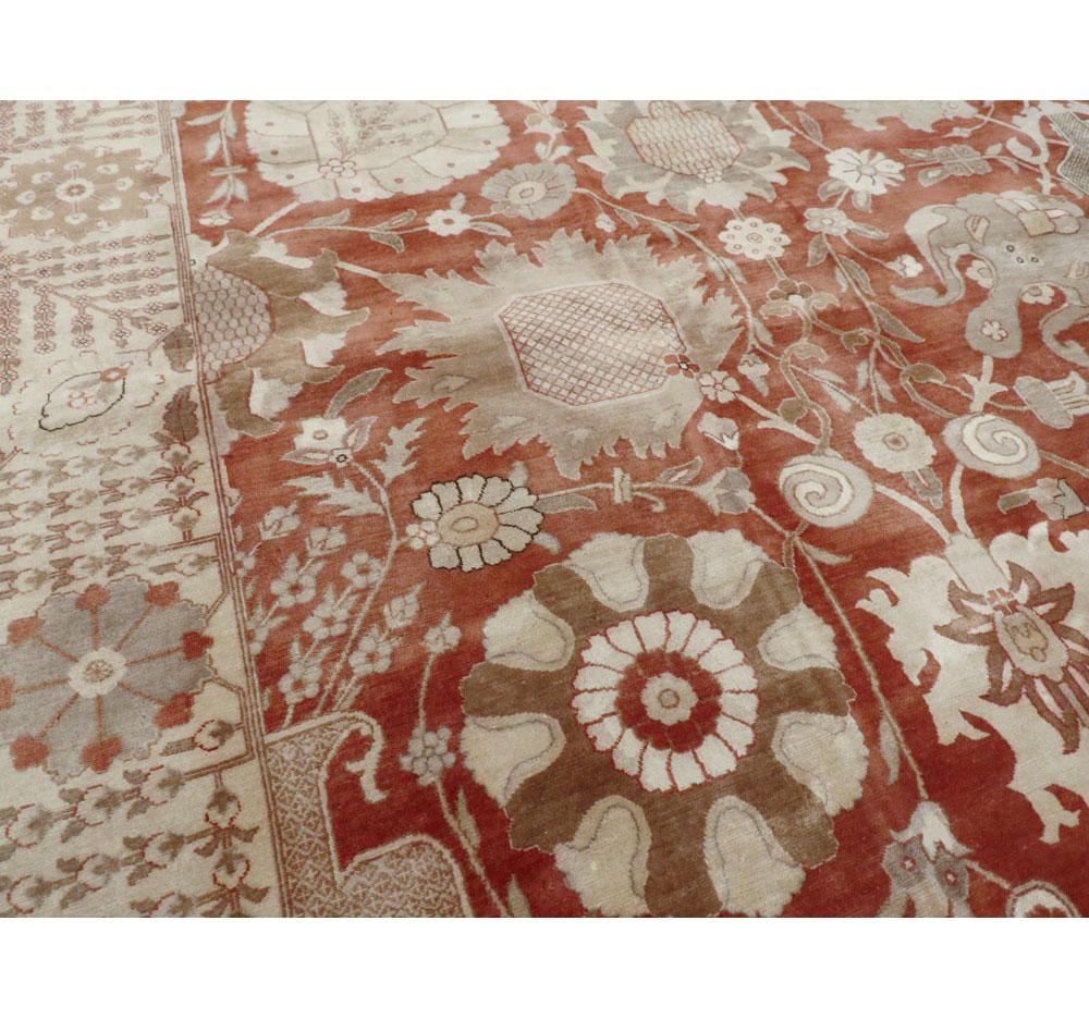 Handgefertigter persischer Täbris-Teppich in Zimmergröße aus der Mitte des 20. Jahrhunderts im Zustand „Hervorragend“ im Angebot in New York, NY