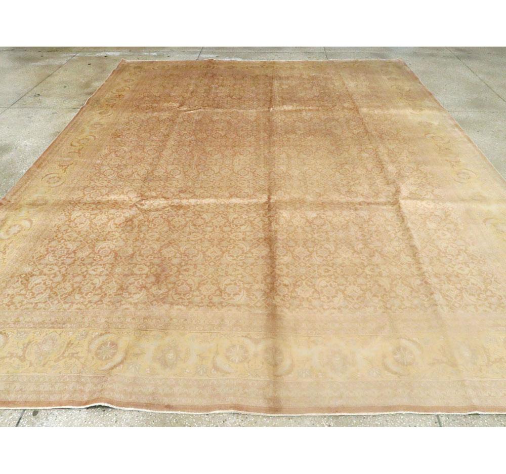 Mid-20th Century Handmade Persian Tabriz Room Size Carpet In Excellent Condition For Sale In New York, NY