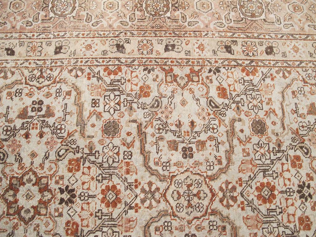 Mitte des 20. Jahrhunderts handgefertigte persische Tabriz Zimmer Größe Teppich (Wolle) im Angebot