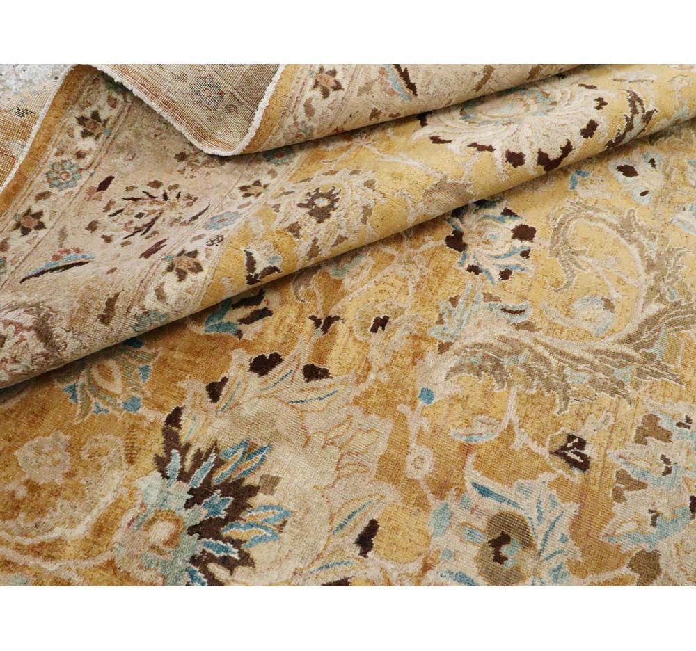 Handgefertigter persischer Täbriz-Teppich in Goldenrod und Blush, Mitte des 20. Jahrhunderts im Angebot 2